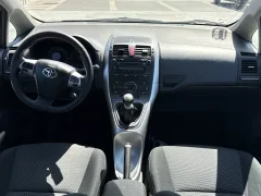 Toyota Auris 2010