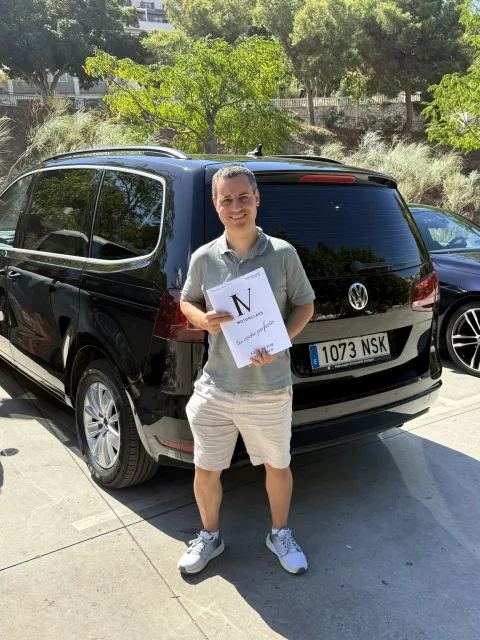 Roberto, con su coche